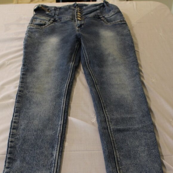 Jeans -023 - Picture 1 of 4